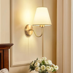 Applique Murale Classique à Abat-Jour en Tissu Blanc — Style Rétro Chic | HAUSSMANN™