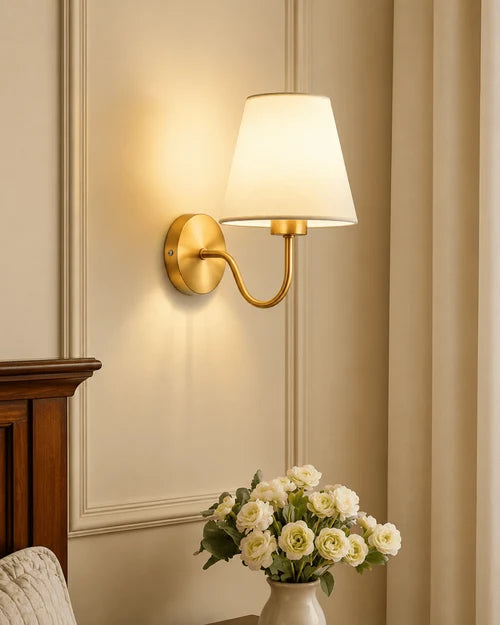 Applique Murale Classique à Abat-Jour en Tissu Blanc — Style Rétro Chic | HAUSSMANN™