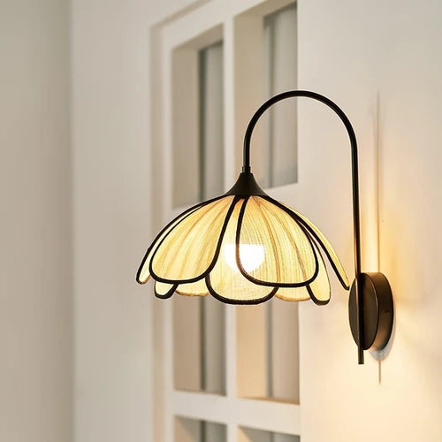 Applique Murale Design Pétale Vintage en Métal Doré pour Salon ou Chambre | FEUILLE™