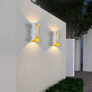 Applique Murale Double Faisceau LED en Aluminium Noir et Doré pour Salon ou Couloir | LEDS™
