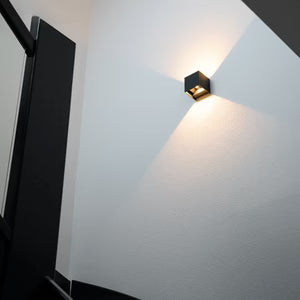 Applique Murale LED Sans Fil Magnétique Rechargeable pour Chambre ou Couloir | LUZY™