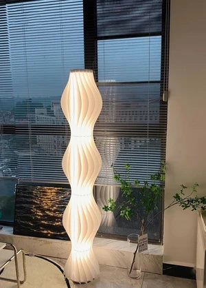 Lampadaire Design Sculptural Ondulé Moderne en Métal pour Salon | LYSIA™