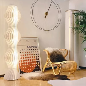 Lampadaire Design Sculptural Ondulé Moderne en Métal pour Salon | LYSIA™
