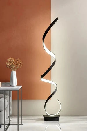 Lampadaire Salon Design Spirale LED Dimmable avec Télécommande | Karolina™