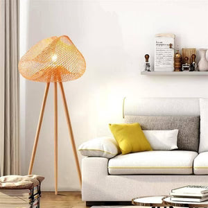 Lampadaire Trépied en Rotin Artisanal ROTINA – Design Bohème pour Salon ou Chambre