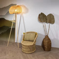 Lampadaire Trépied en Rotin Artisanal ROTINA – Design Bohème pour Salon ou Chambre