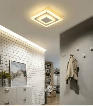 Plafonnier LED Compact Design Carré — Éclairage Blanc Chaud pour Salon ou Chambre | LAMIA™
