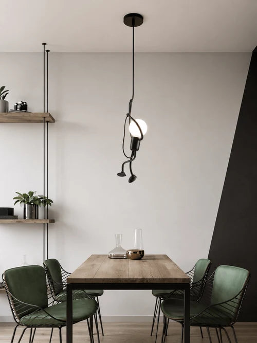 Suspension Artistique Petit Homme en Fer Noir — Luminaire Design Original Créatif | FUNAMBULE™