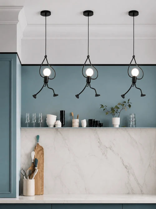 Suspension Artistique Petit Homme en Fer Noir — Luminaire Design Original Créatif | FUNAMBULE™